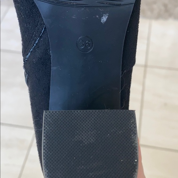 SOLD💖Size 6 Steve Madden booties (1 BROKEN ZIPPER PULL) - Picture 3 of 3